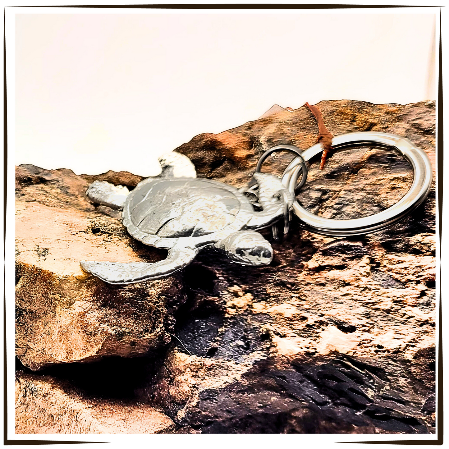 Pewter - Majestic Sea Turtle Amber - Keyring