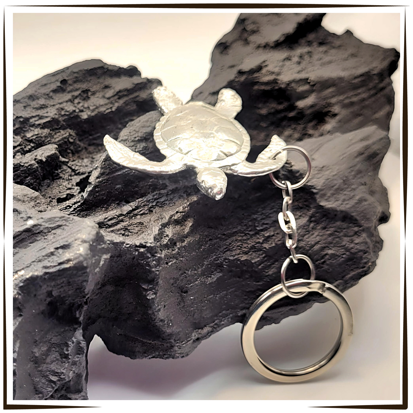 Pewter - Majestic Sea Turtle Amber - Keyring
