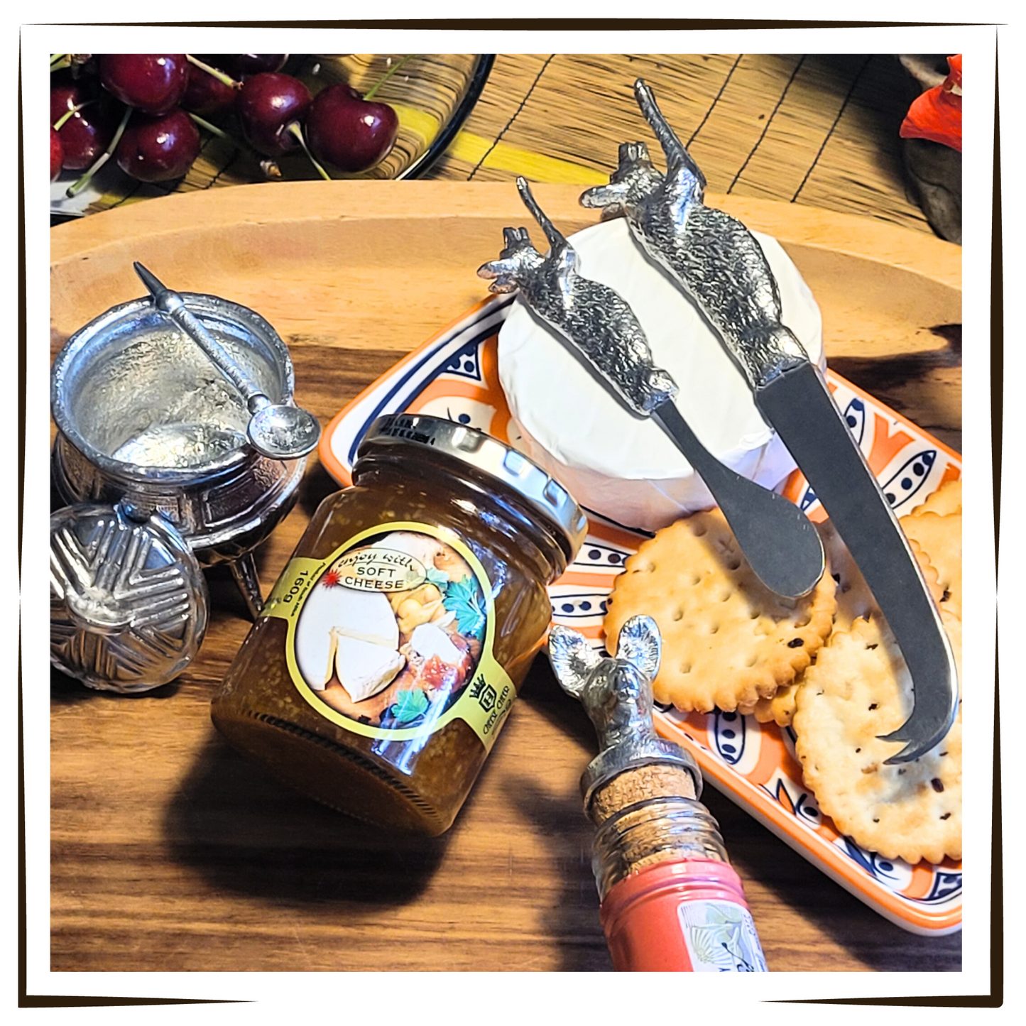 Pewter - Unique African Wild dog Cheese and Butter Knife