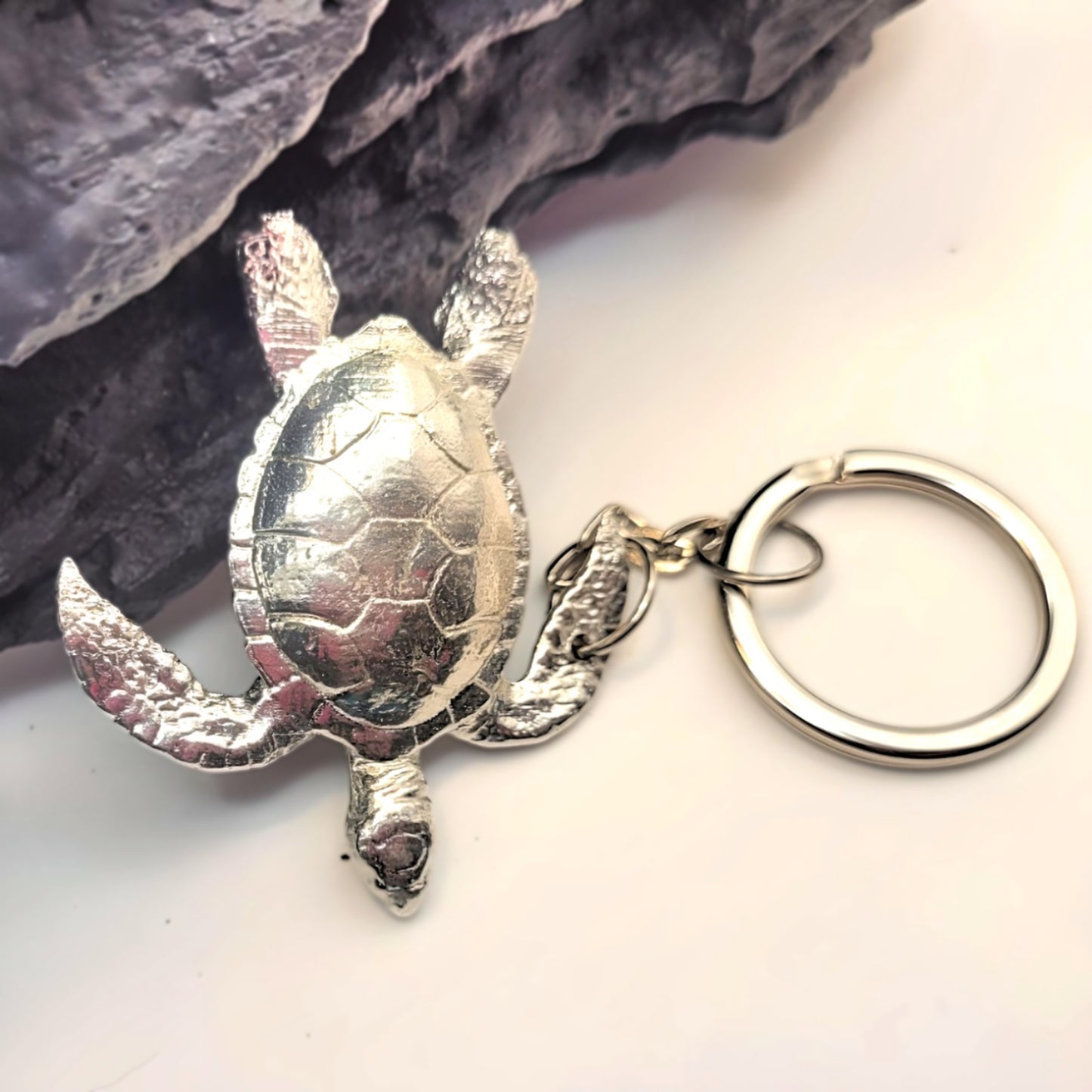 Pewter Keyring - Majestic Sea Turtle Amber